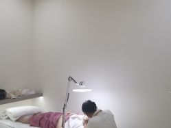 -苗方清颜专业祛痘·皮肤管理