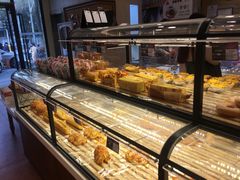 面包甜点陈列柜-金凤成祥(花园路店)