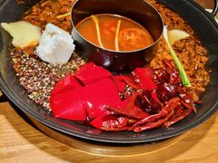 -卤校长重庆火锅(银泰城店)