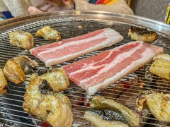 -围炉肉舍•炭烤活鳗•丹东海鲜烤肉(步行街店)