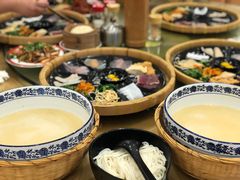 -老国贸云南传统过桥米线(滇池店)