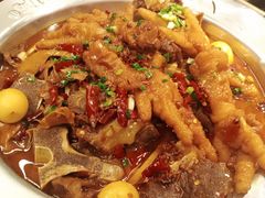 傲骨虎皮鸡爪煲-胖哥俩肉蟹煲(光谷天地店)
