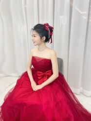 -现代经典婚纱摄影