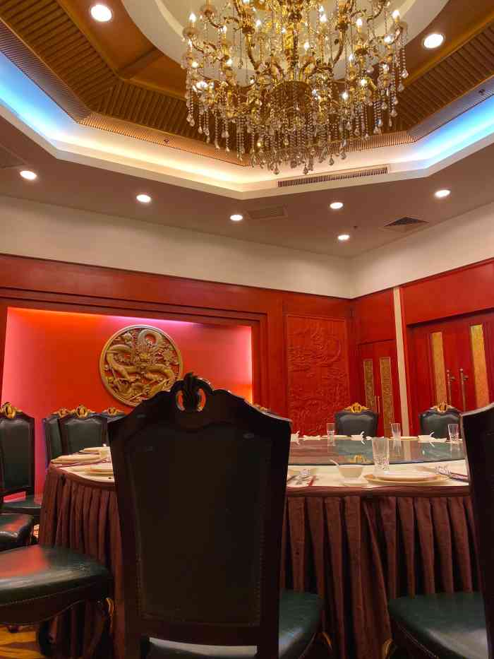 聚会经常去方庄的黎昌海鲜大酒楼.