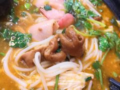 招牌肥肠炸酱小锅米线-香港港式米线(欢乐谷店)