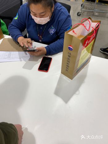 3000块买两瓶飞天茅台，真香