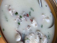 奶汤鱼头-美顺香食府鱼头老店(雪野湖店)