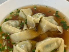 鲜肉荠菜汤馄饨-南小馆(迪士尼小镇店)