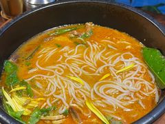 -银米·云南传统过桥米线(双廊黑金冠店)