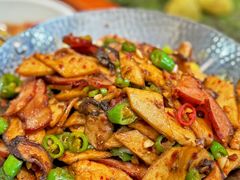 干锅腊肉双菇-一块豆腐·海鲜·家常菜(李沧书院路店)