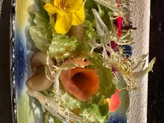 多彩色拉-Ginza Onodera铁板烧(外滩十八号店)