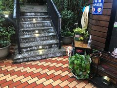 -有猫主题·治愈系猫咖(曾厝垵店)