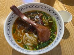 酸菜牛腩粉-三两粉(莲塘华润万家店)