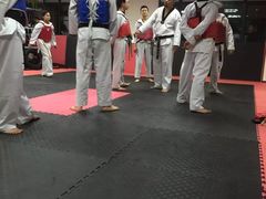 -金翼跆拳道巴西柔术拳击格斗学院