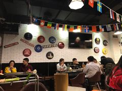 大堂-長壹旋转烤吧 农家鸡火锅