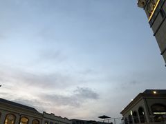 -王府井奥莱临潼小镇(临潼店)