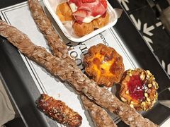 -HOT CRUSH趁热集合·现烤面包(上海环球港店)