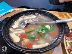 姬松茸炖鸡-妈妈的味道(和顺古镇店)