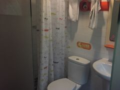 -布丁严选酒店(杭州武林西湖文化广场地铁站店)