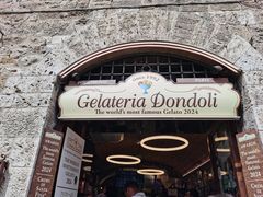 -Gelateria Dondoli