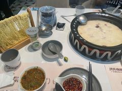 -洪氏嗨捞·广东猪肚鸡·椰子鸡火锅(西咸万象城店)
