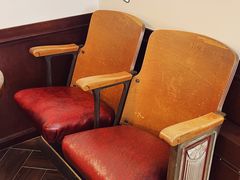 -Café Monson
