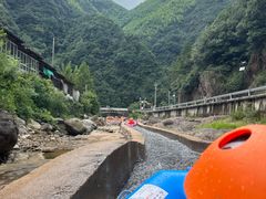 -安吉龙王山峡谷漂流