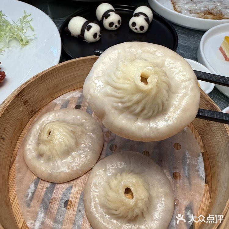 游览珠海渔女和日月贝等景点,感受珠海独特的海滨风情!