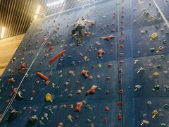 -山之巅攀岩馆(太古城店)