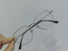 -罗伯特眼镜·蔡司官方授权(罗湖国贸店)