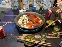-四小区火锅·巷子里的重庆火锅(花照壁店)