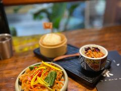 -银米·云南传统过桥米线(双廊黑金冠店)