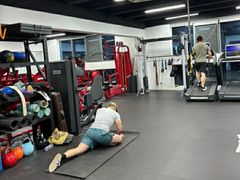 -坚果健身24小时工作室(定西路店)