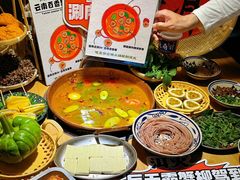 -洱火云南酸菜牛肉火锅(石景山当代商城店)