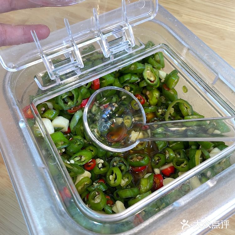 羊肉不要钱吗?又大块又多!下雪天跟羊肉面更配哦