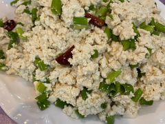小葱拌豆腐-钰田大院·碳烤虹鳟鱼·怀柔地道农家菜(雁栖湖店)