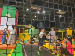 -蹦蹦跳跳(新奥购物中心店)