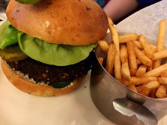 -db Bistro & Oyster Bar by Daniel Boulud(滨海湾金沙店)