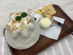 榴莲肉加榴莲冰淇淋-丹礼糖甜品