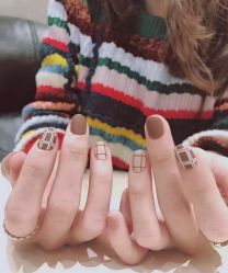 -悦指间美甲美睫