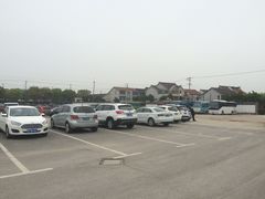 -新场古镇-停车场