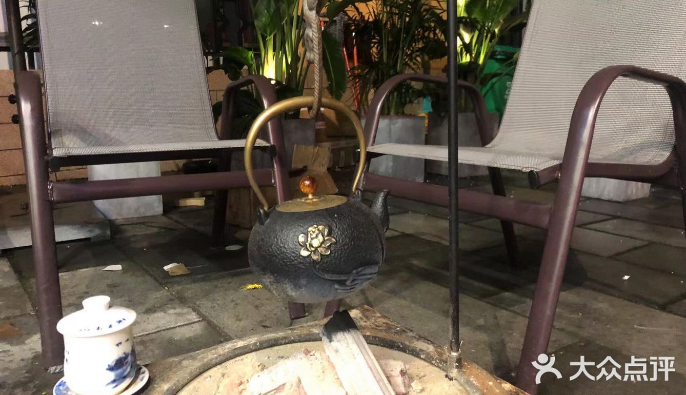 今天排队才吃到的，排队时可以烤火，还可以