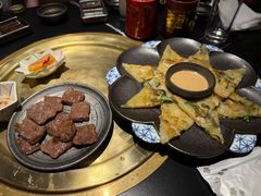 -山川小町·极番烧肉(新地假日广场店)