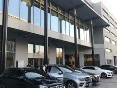 -奔驰北京极光星徽(四元桥店)