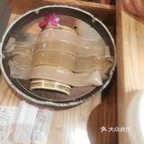 我们周一去吃都拍了很久的队。环境：偏古风，很好