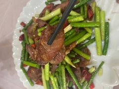 蒜苔炒香肠-巴蜀飘香川菜馆(无锡大饭东湖滨路酒吧街店)