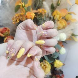 -花系美·美甲美睫精品店