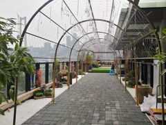-冰冰龙虾·江湖菜·花园江景餐厅