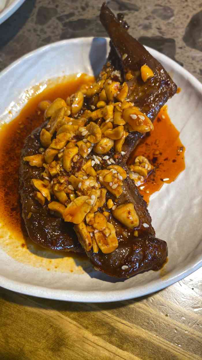 杨二扯鲜兔火锅(总店)-"杨二扯鲜兔火锅(总店)装修是传统火锅店.