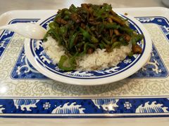 青椒鳝丝盖浇饭-东吴面馆(因果巷店)